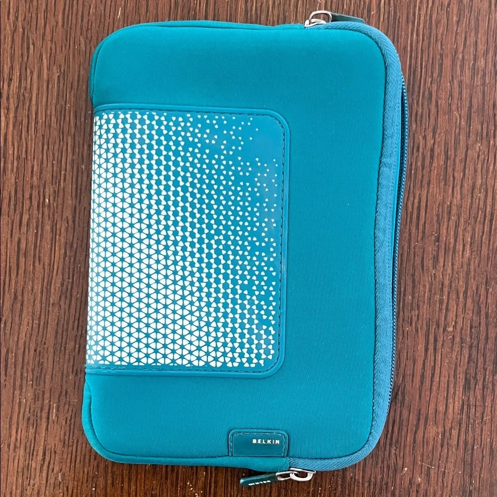 Belkin Blue Tablet Sleeve iPad Kindle Kobo Case Protective Zip Pouch
